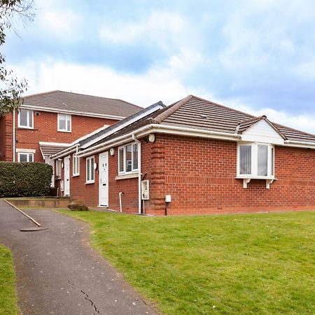 Pinfold Court Apartments Knowsley Zewnętrze zdjęcie